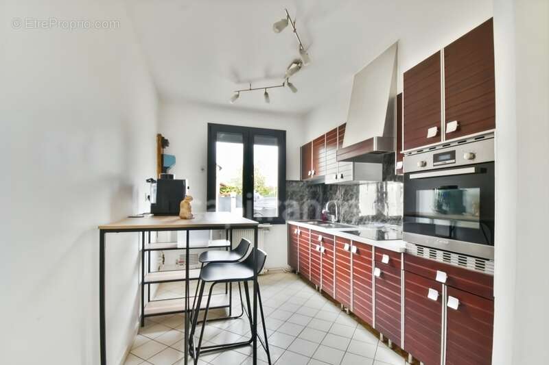 Maison à SAINTE-GENEVIEVE-DES-BOIS