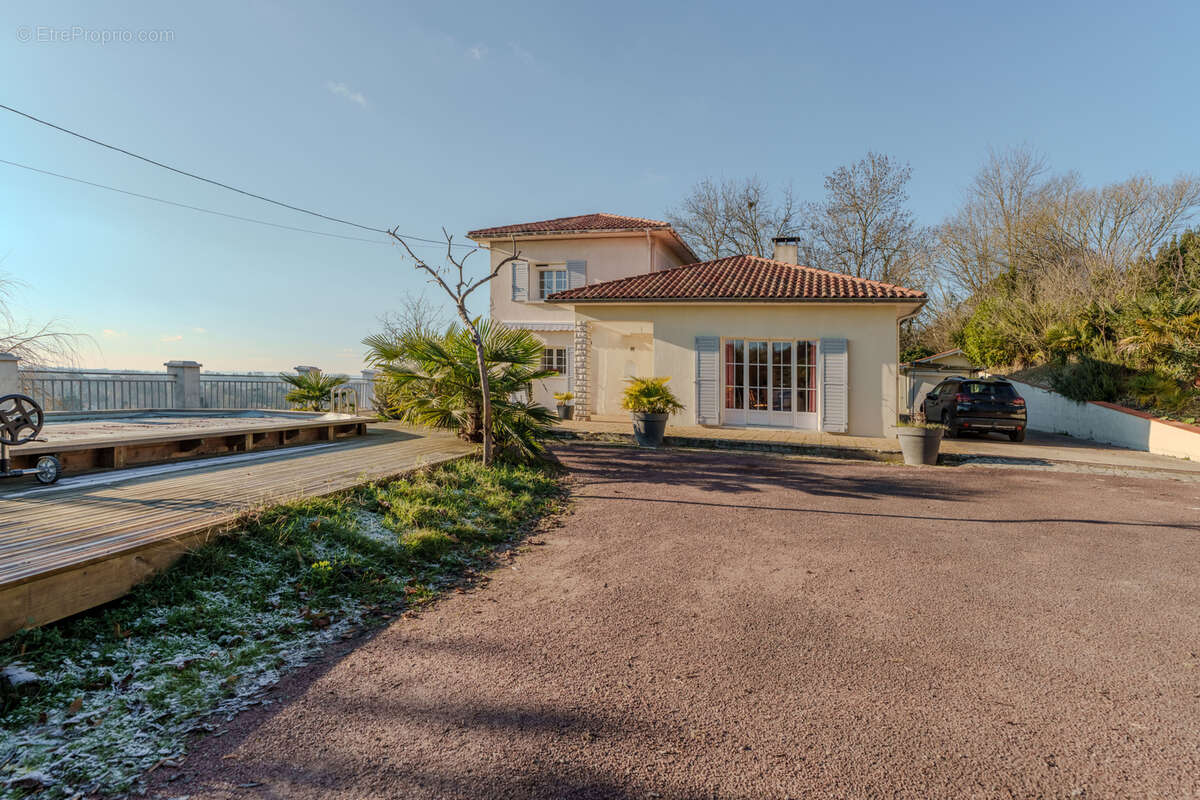 Maison à VILLENEUVE-SUR-LOT