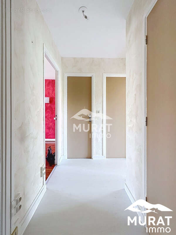 ENTREE - Appartement à CLERMONT-FERRAND
