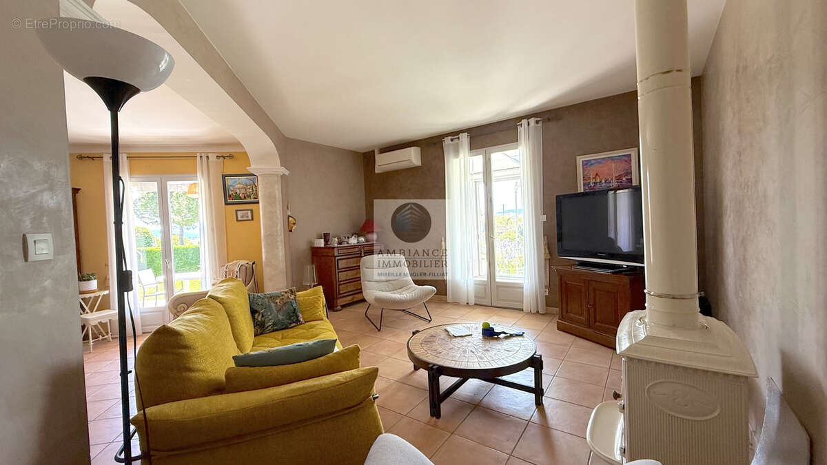 Maison à ETOILE-SUR-RHONE