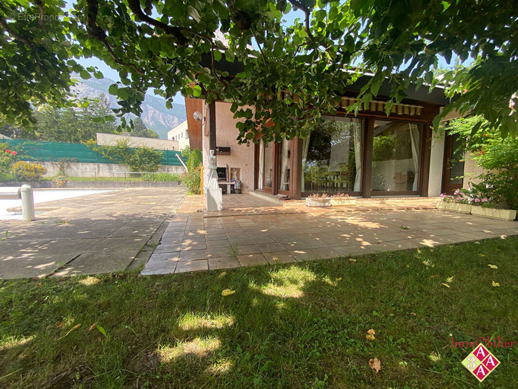 Maison à MONTBONNOT-SAINT-MARTIN