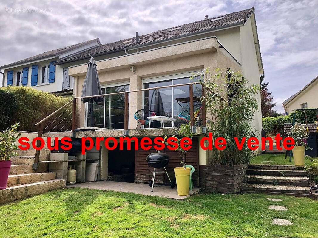 Maison à BUC