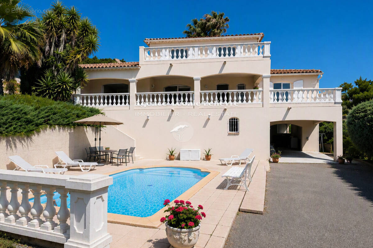 Maison à LES ISSAMBRES