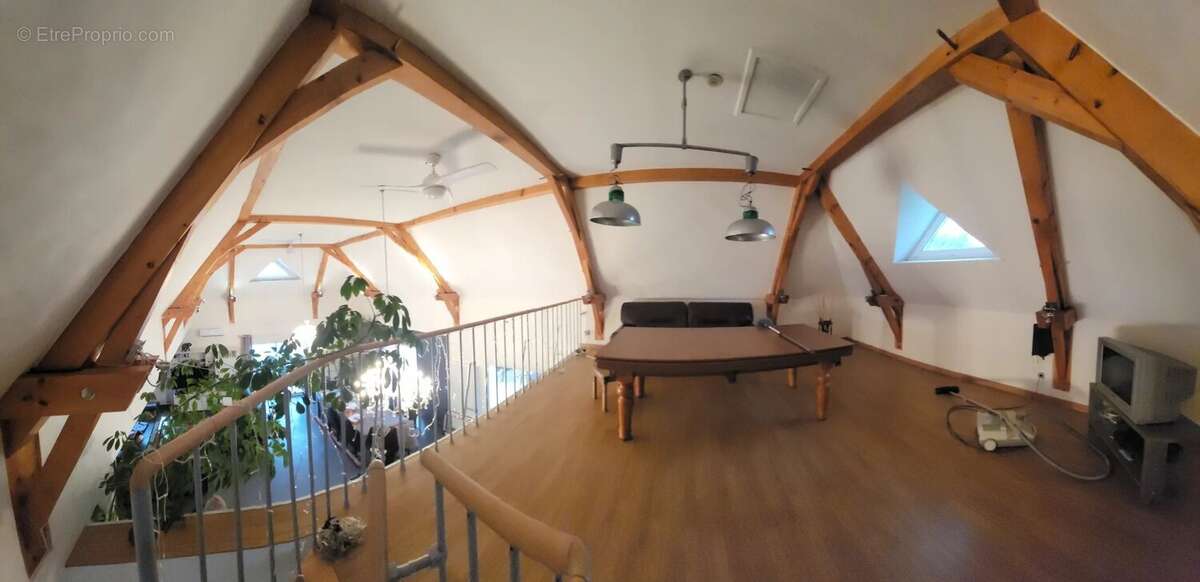 Maison à SAINT-PARIZE-LE-CHATEL