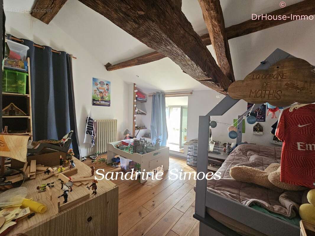 Maison à LUSSAC-LES-CHATEAUX