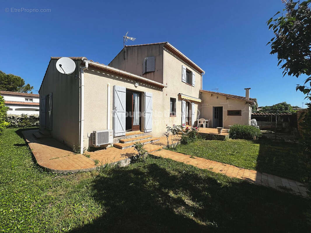 Maison à SAINT-LAURENT-D'AIGOUZE
