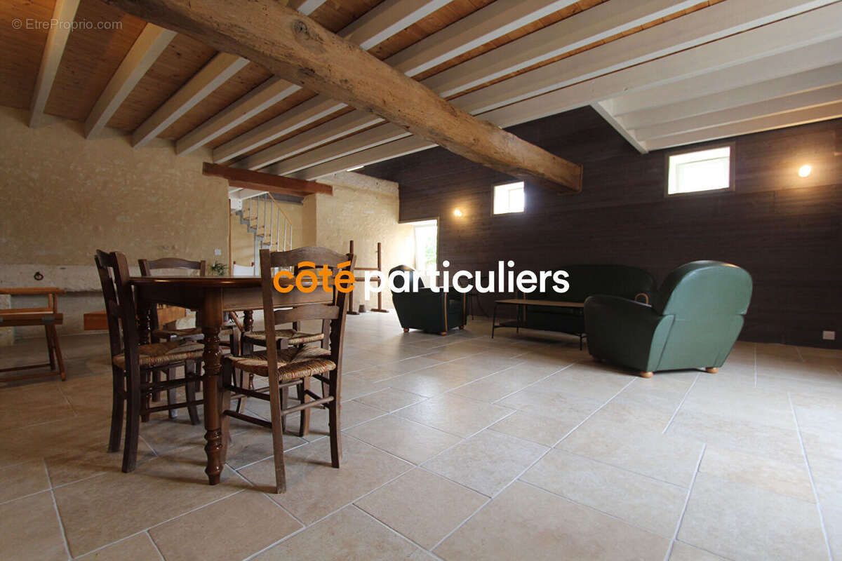 Maison à VOUILLE-LES-MARAIS