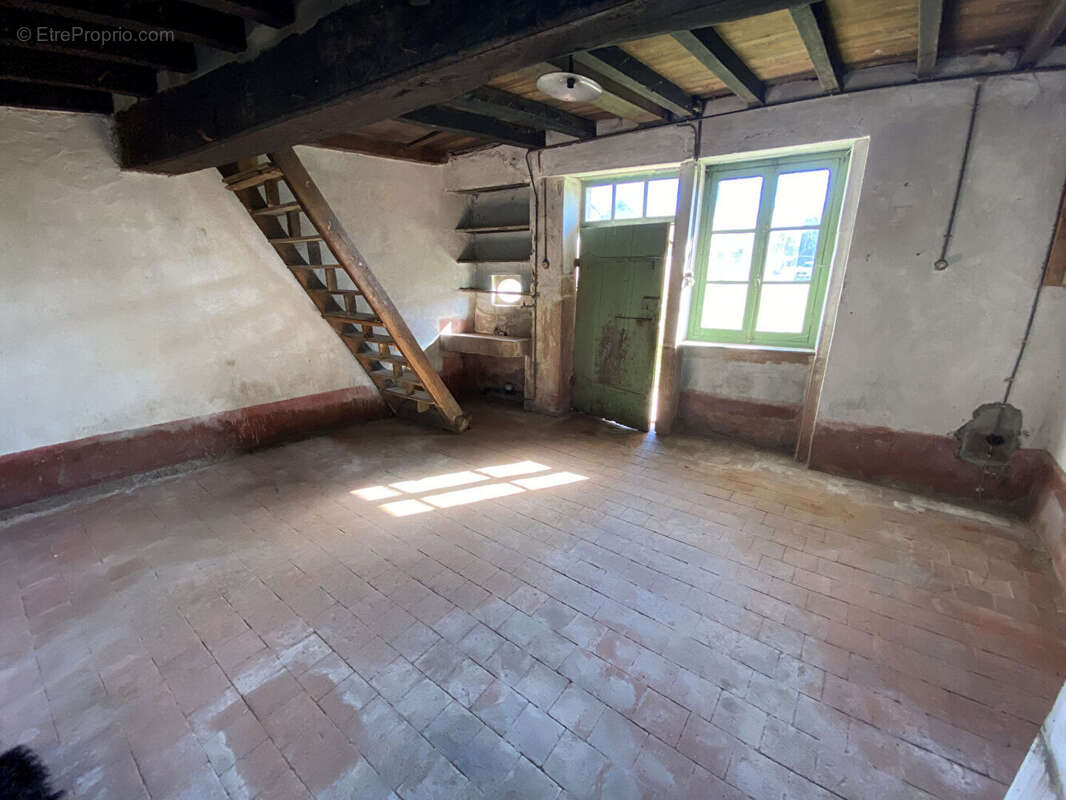 Maison à L'ABERGEMENT-DE-CUISERY