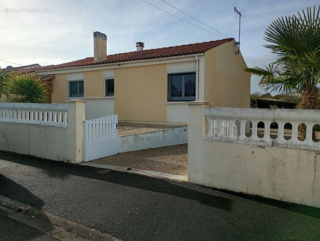 Maison 74 m² à Chateaubernard  - photo 48