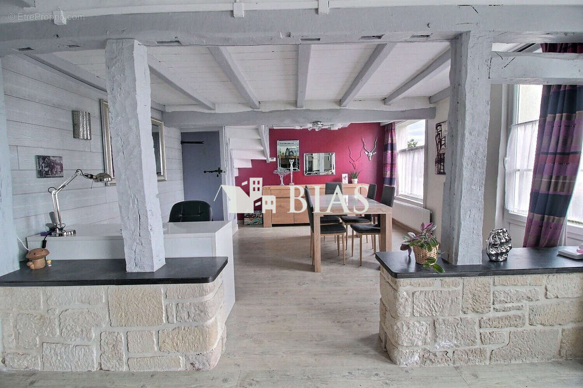 Maison à BOURG-ACHARD