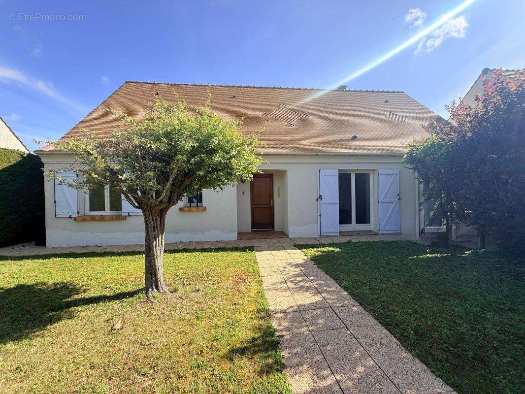 Maison à LEUDEVILLE