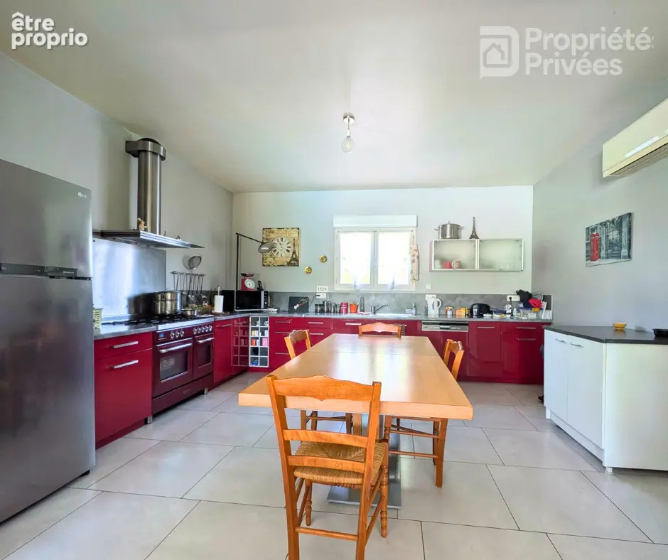 Villa plain pied avec piscine et double garage dans un quartier calme ! - photo 8
