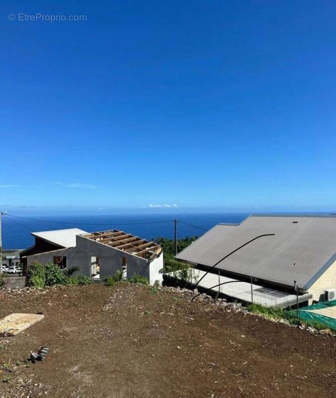 Terrain à SAINT-LEU