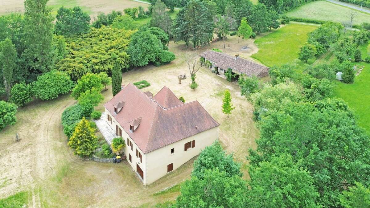 Maison à LAUZUN