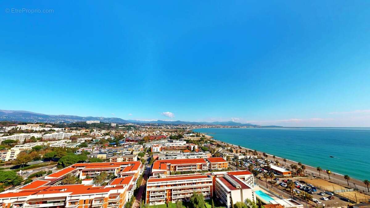 Appartement à VILLENEUVE-LOUBET