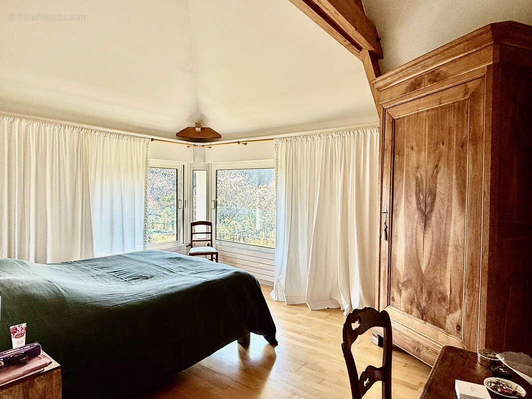 Maison à PONT-SAINTE-MARIE