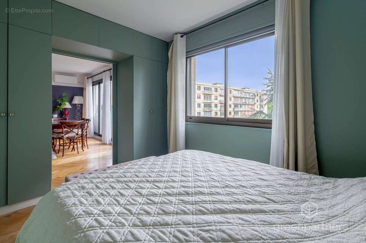 Appartement à NEUILLY-SUR-SEINE