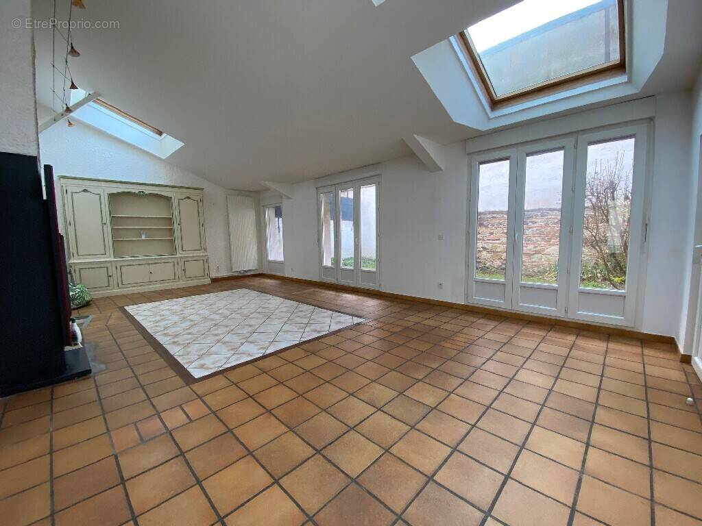 Maison 117 m² à Vichy  - photo 2