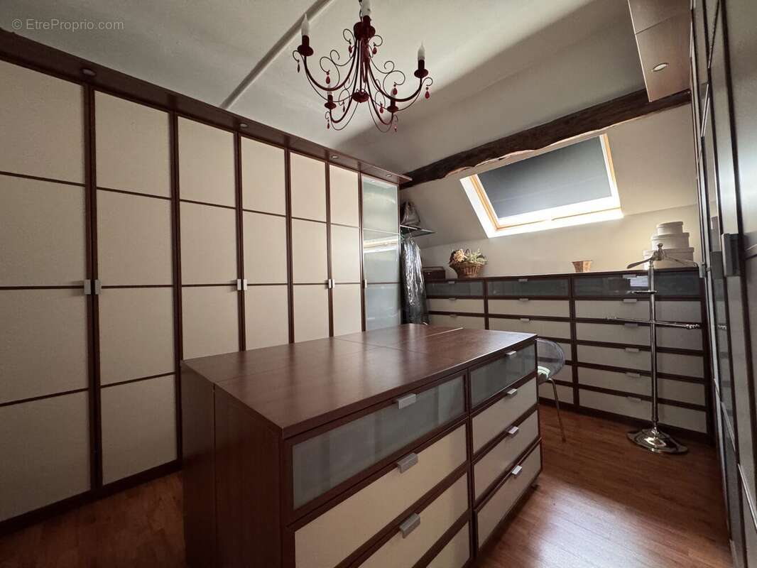 Maison 270 m² à La Villeneuve-En-Chevrie  - photo 8