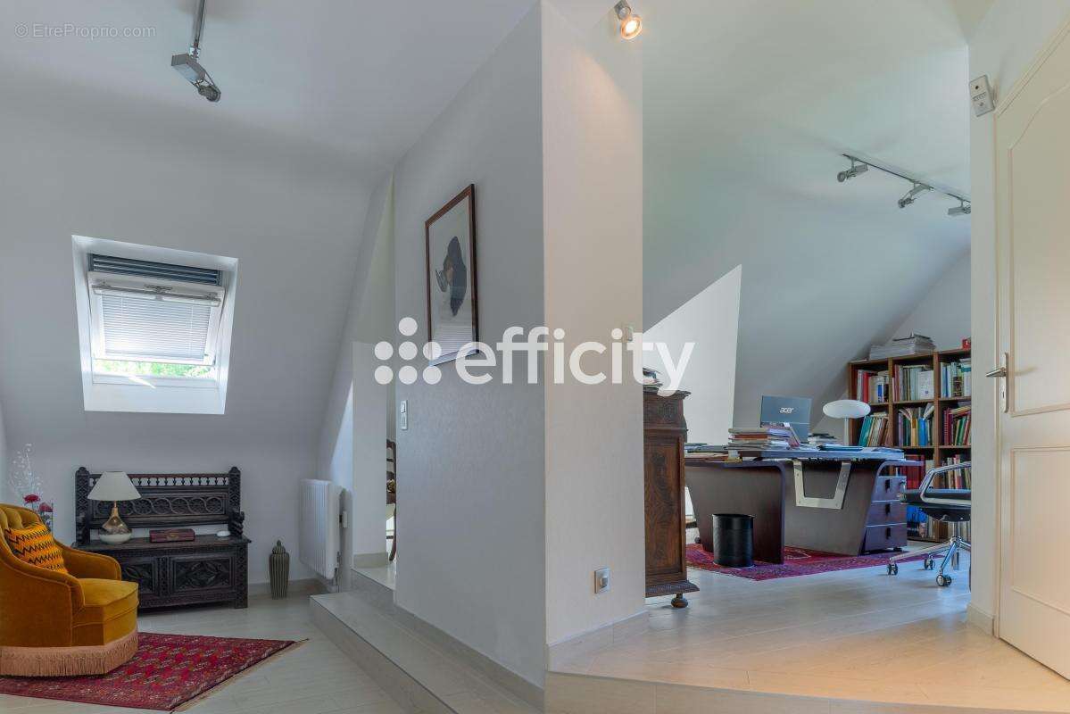 Maison à SAINT-ETIENNE-DE-MONTLUC