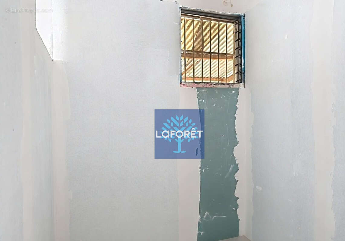 Commerce à FORT-DE-FRANCE