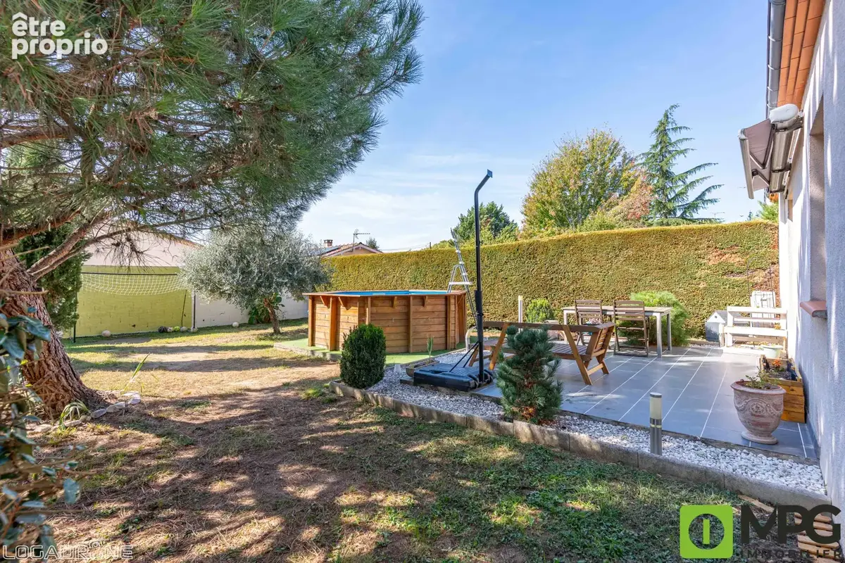 VILLENEUVE SUR LOT, maison de plain pied, 3 chambres, garage, jardin avec piscine hors sol - photo 2