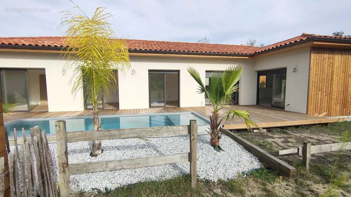 Maison à MOLIETS-ET-MAA