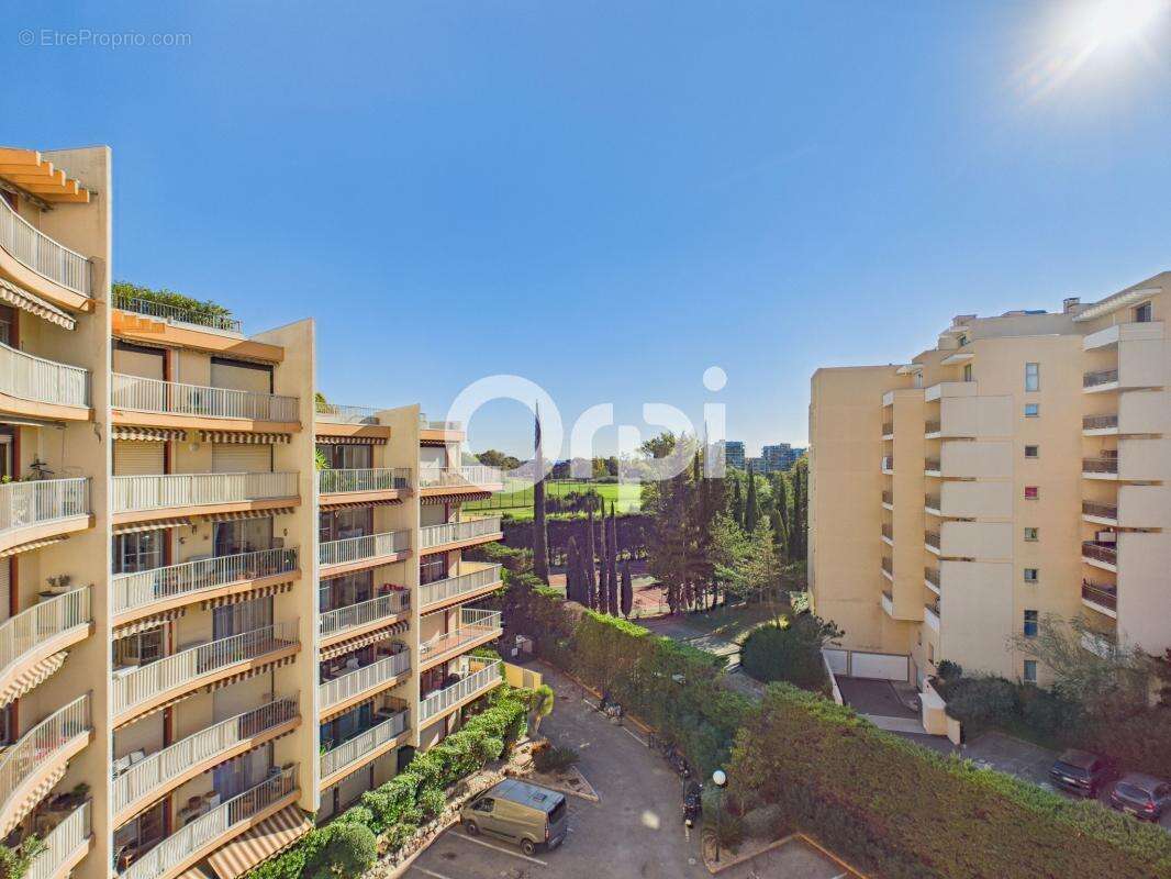 Appartement à MANDELIEU-LA-NAPOULE