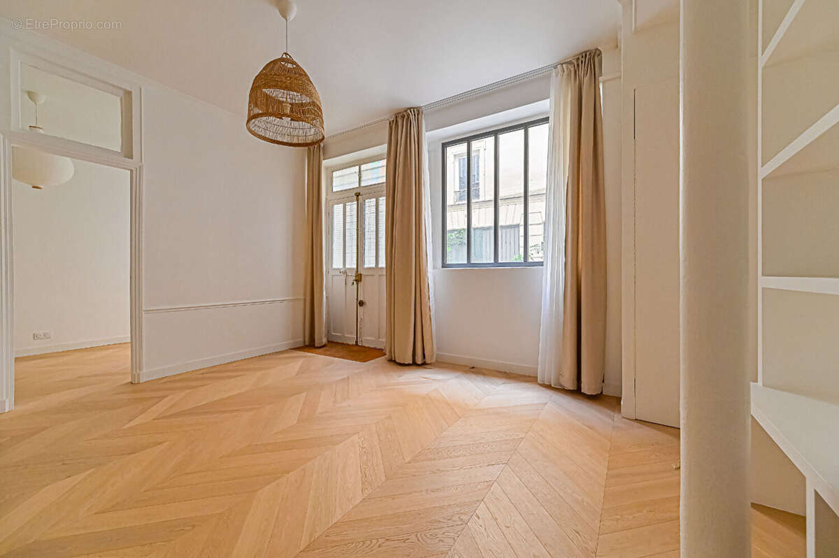 Appartement à PARIS-9E