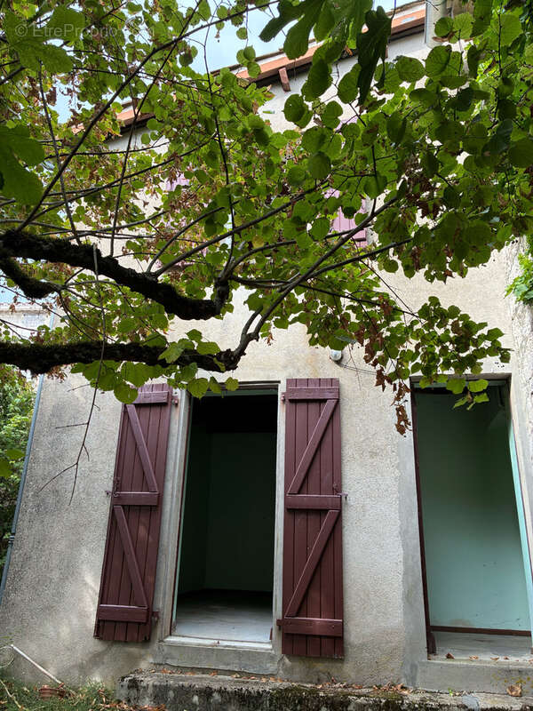 Maison à CASTELNAU-MONTRATIER