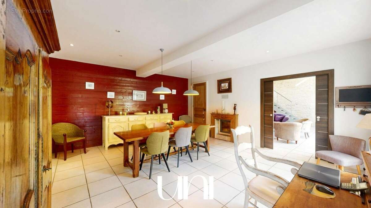 Maison à FONTAINE-HENRY