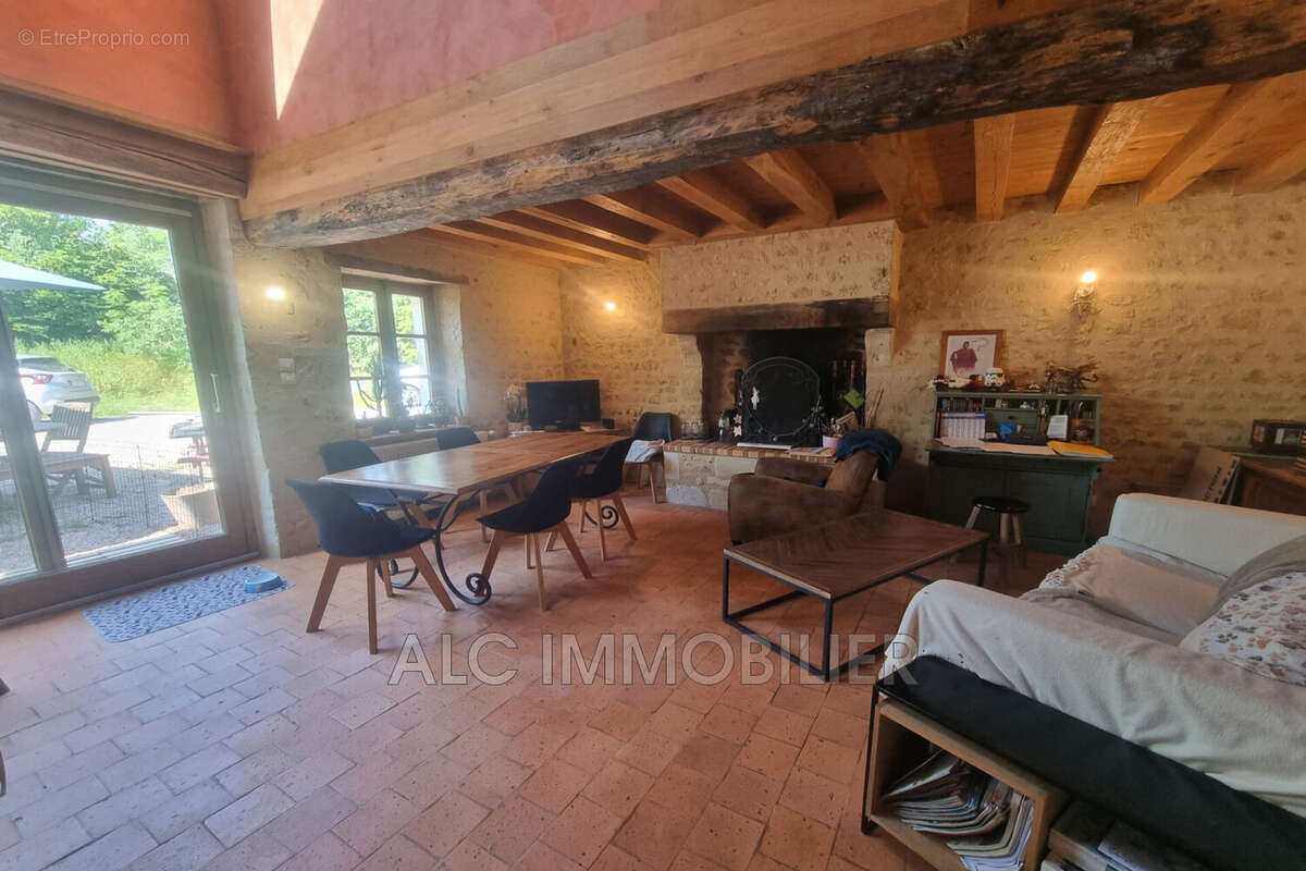 Maison 69 m² à Le Mele-Sur-Sarthe  - photo 2