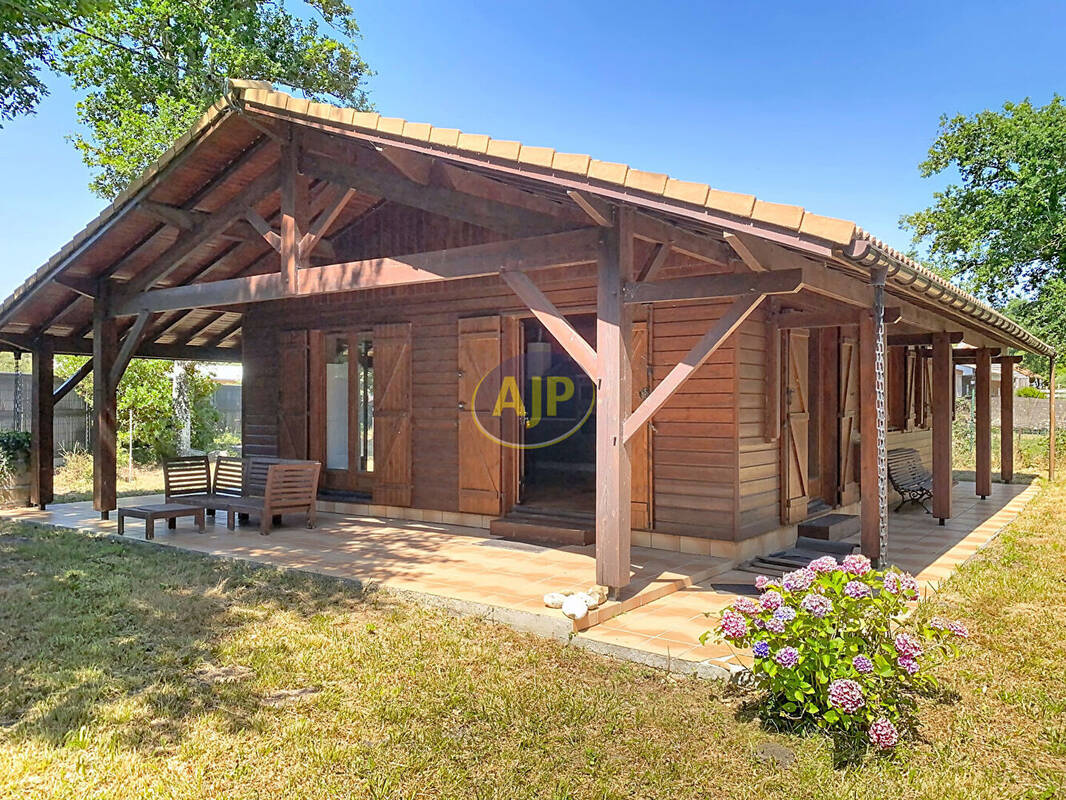 Maison à HOURTIN