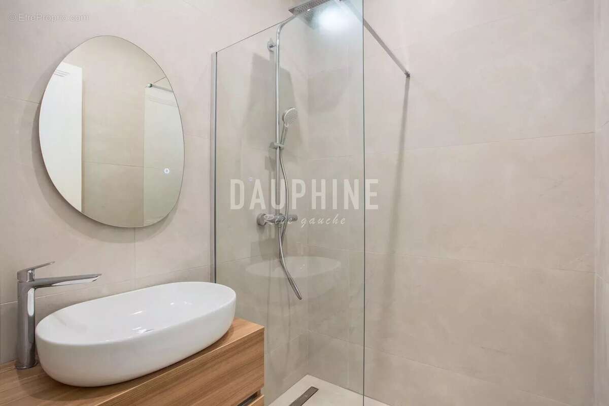 Appartement à PARIS-7E