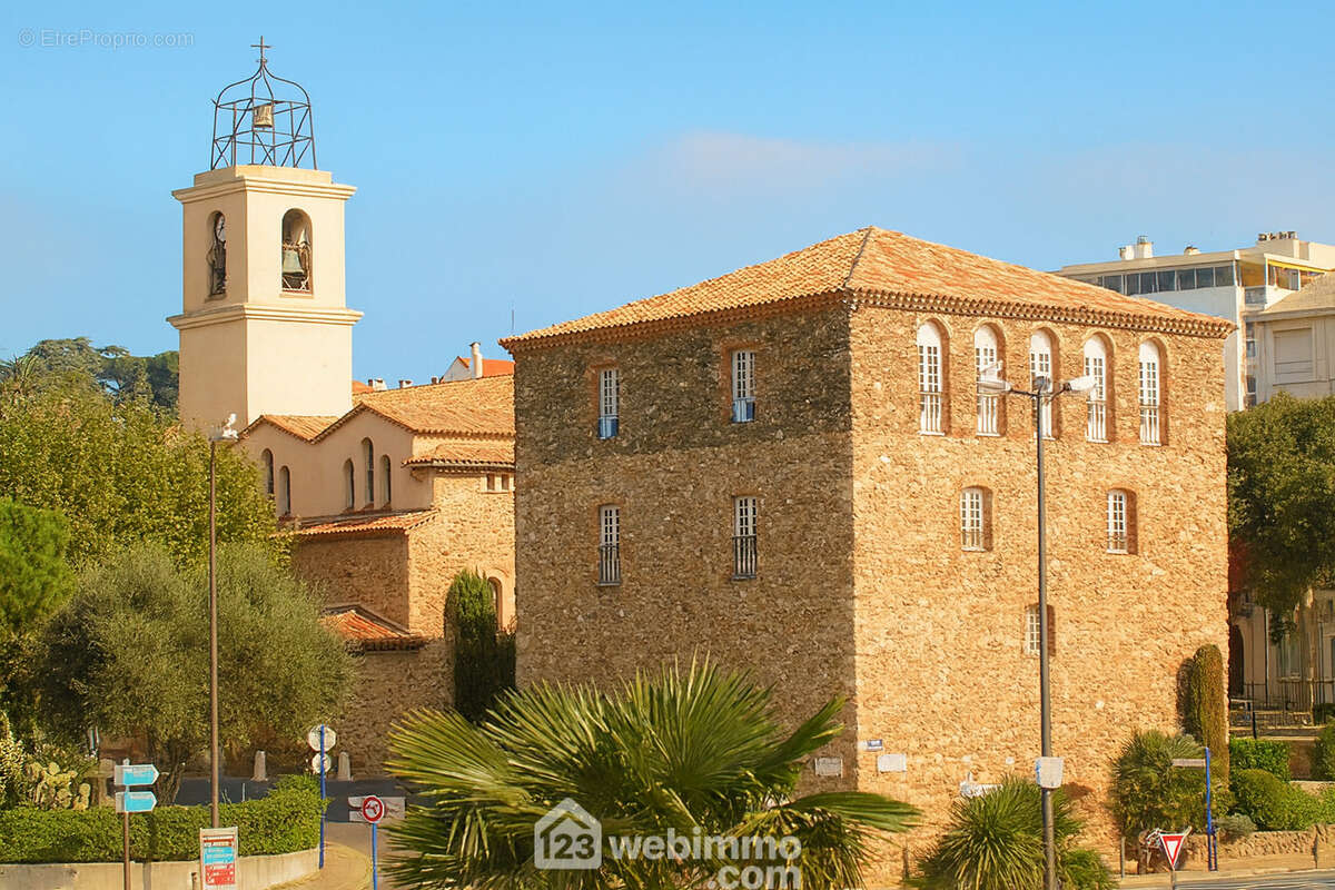 Vivez le charme du centre historique, proche Tour Carrée et port de Sainte-Maxime. - Appartement à SAINTE-MAXIME