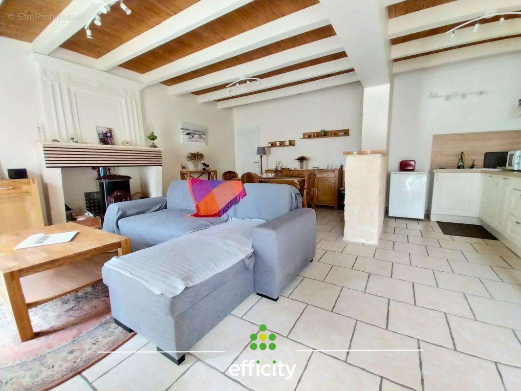 Maison à CORME-ROYAL