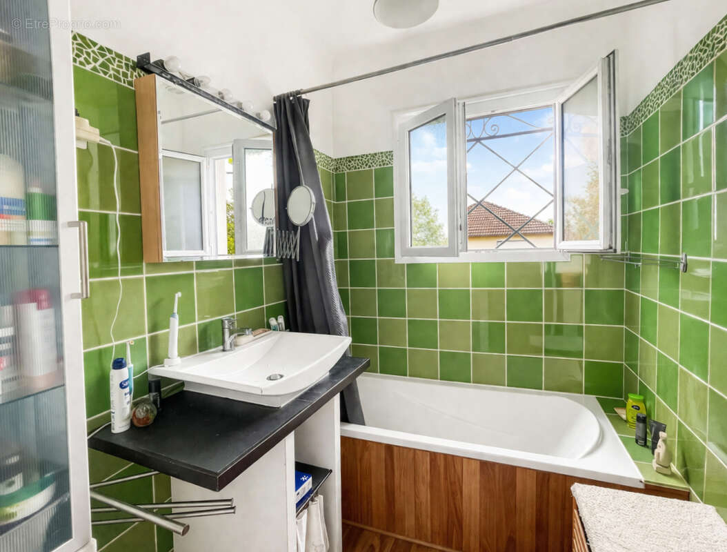 Charmante maison familiale 6 pièces avec jardin arboré sans vis-à-vis - photo 17