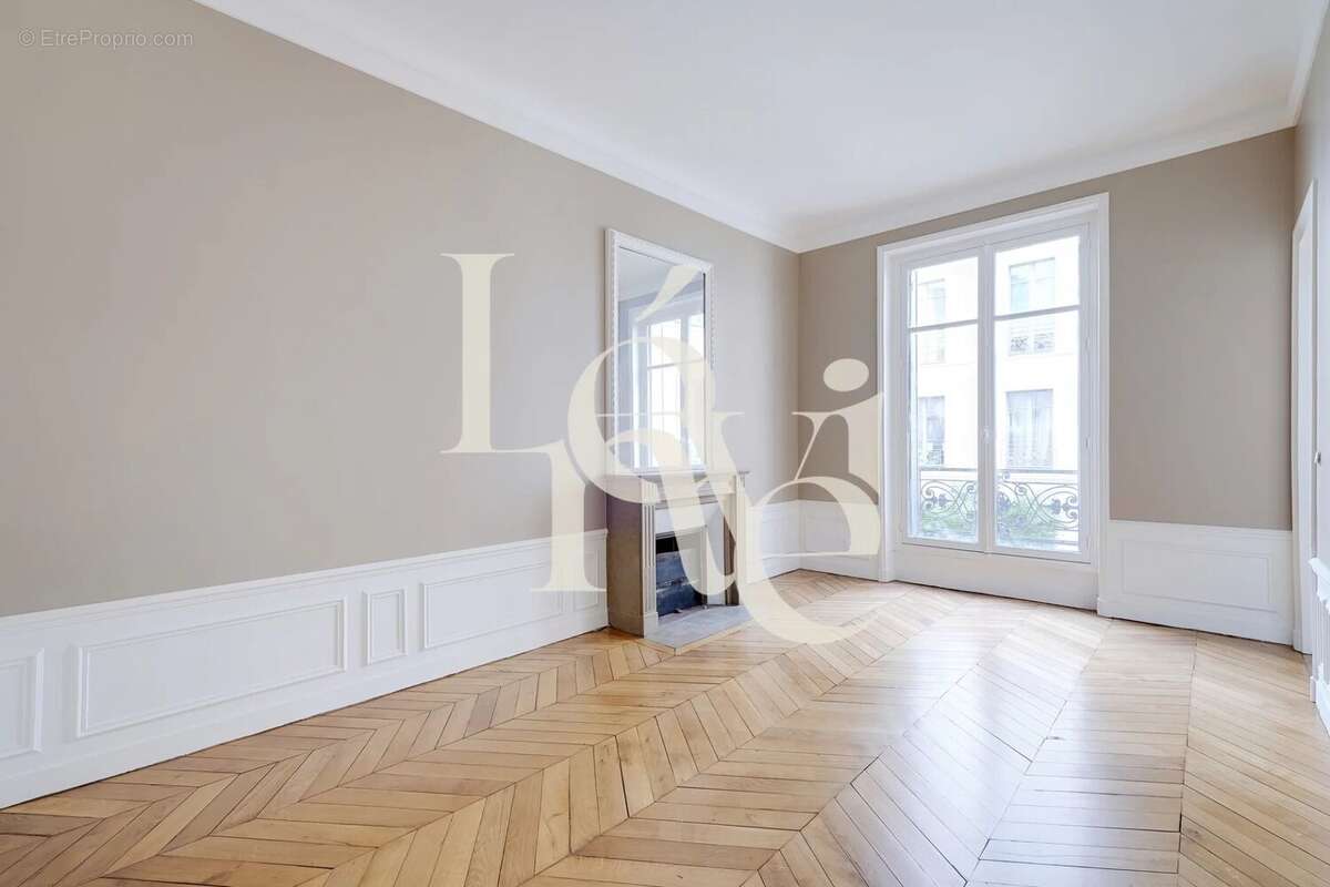 Appartement à PARIS-17E
