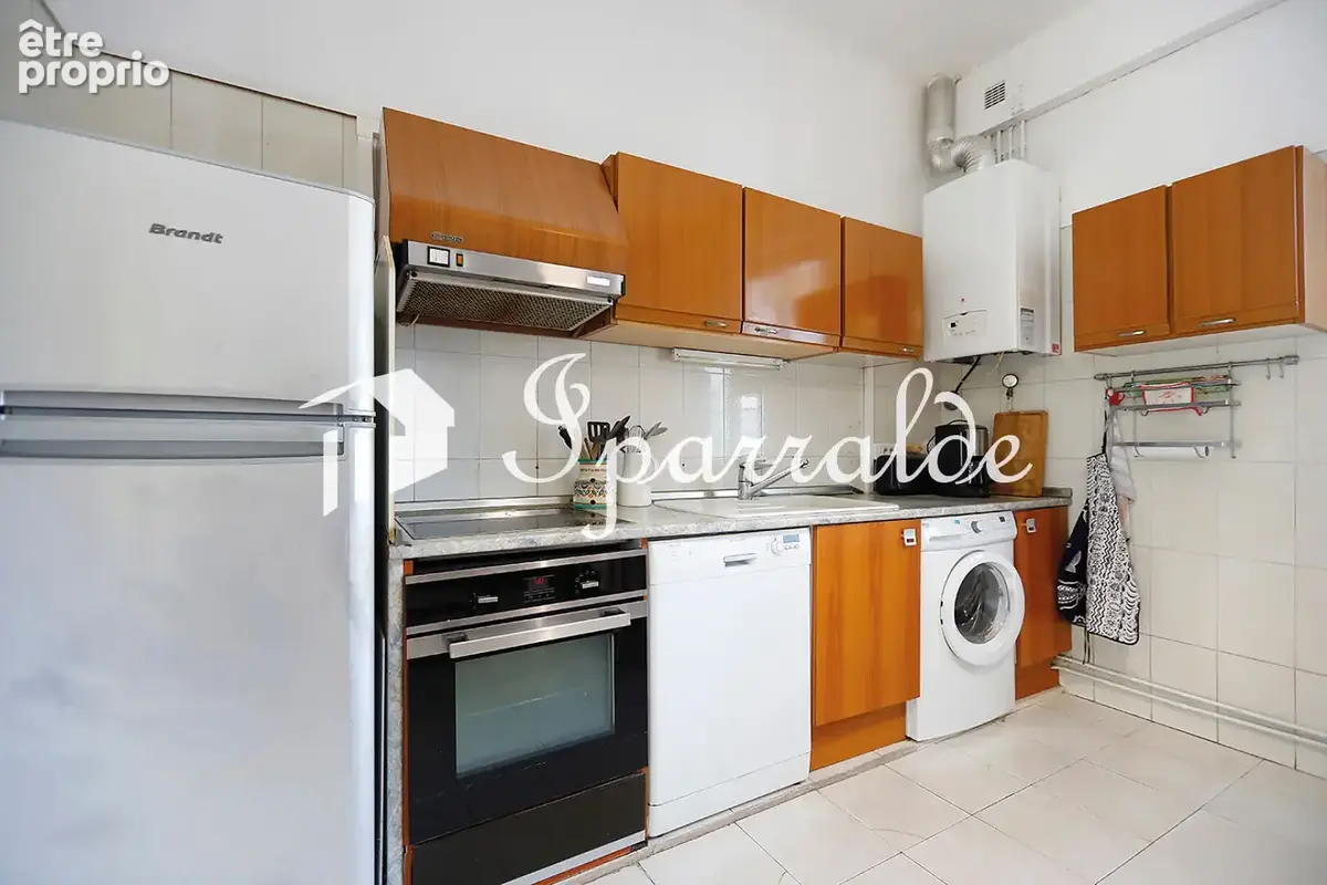 Exclusivité   hendaye centre-ville  117 m2  5 pièces  parking & très grande cave - photo 18