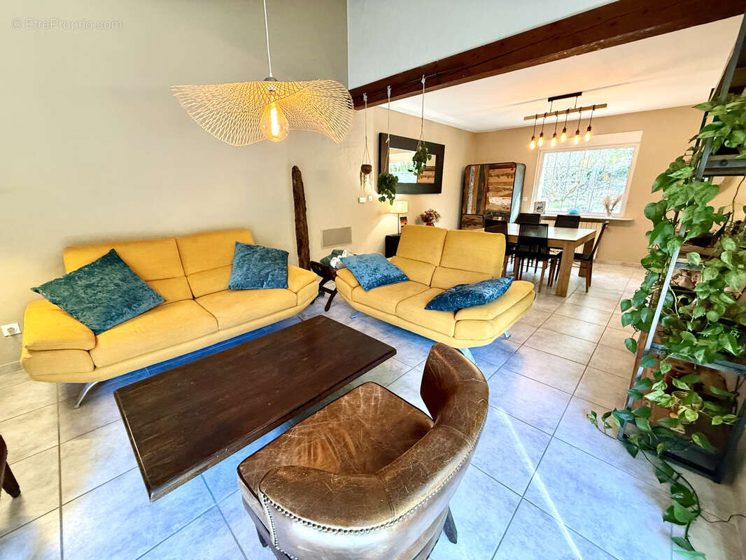 Maison à VAILHAUQUES