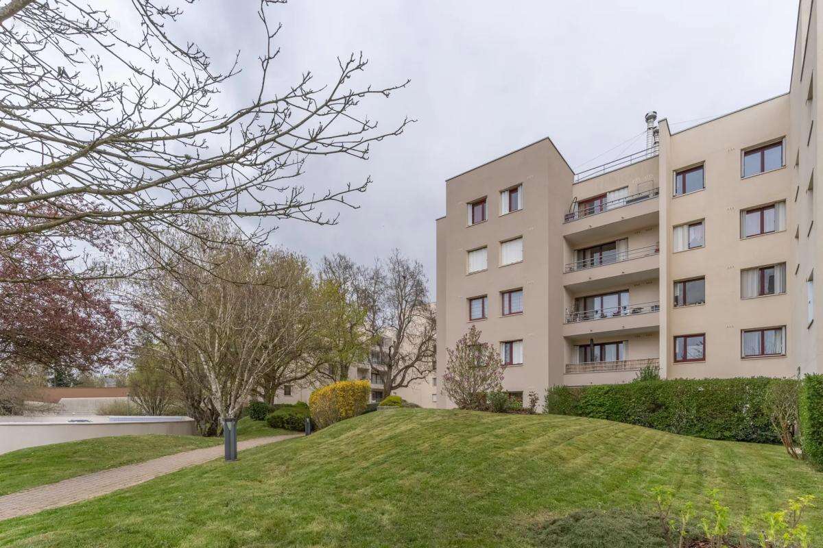 Appartement à MONTIGNY-LE-BRETONNEUX