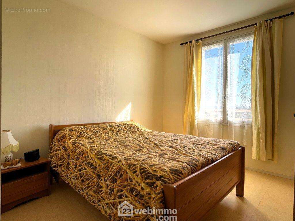 1 de 12 m2, - Appartement à RICHELIEU