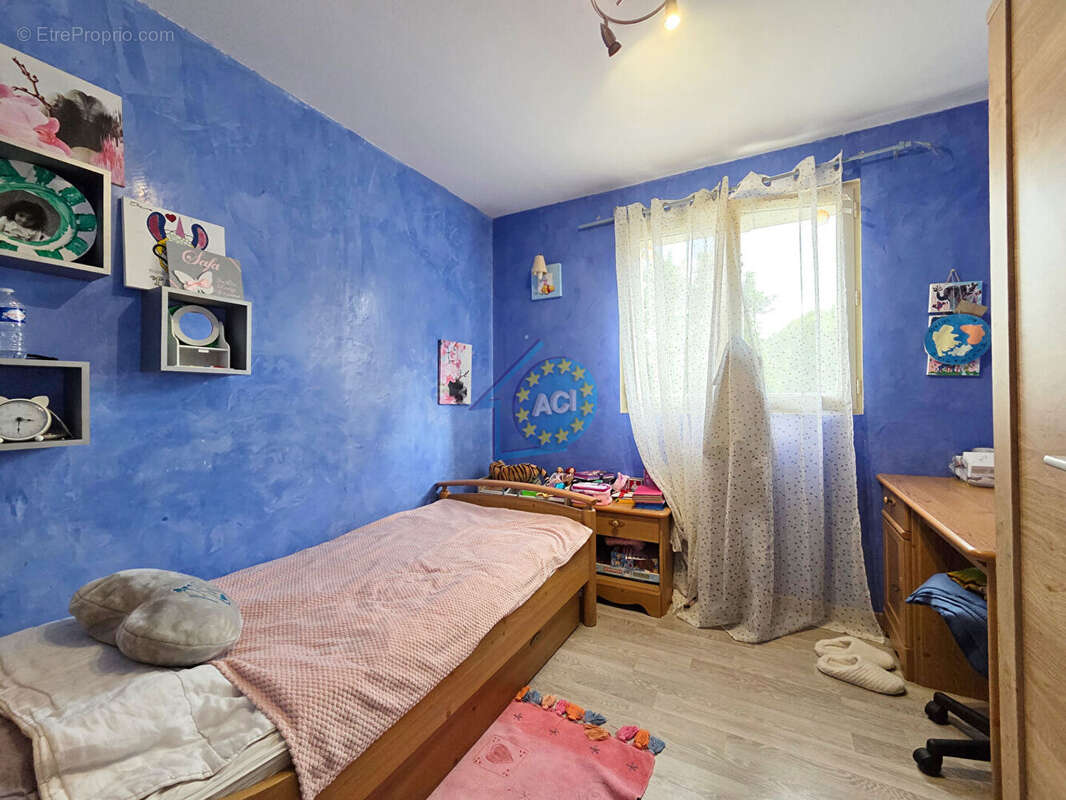 Maison à FOLLAINVILLE-DENNEMONT