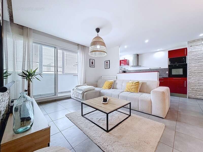 Appartement à RILLIEUX-LA-PAPE