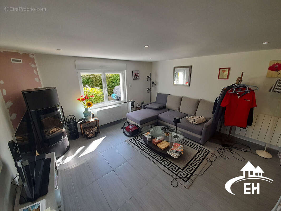 A vendre - maison de 72 m² - terrain de 2880 m² - photo 4