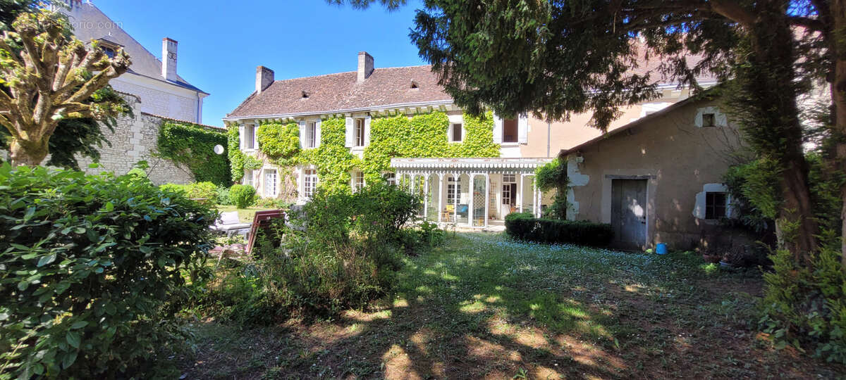 Maison à CHAMPIGNY-SUR-VEUDE