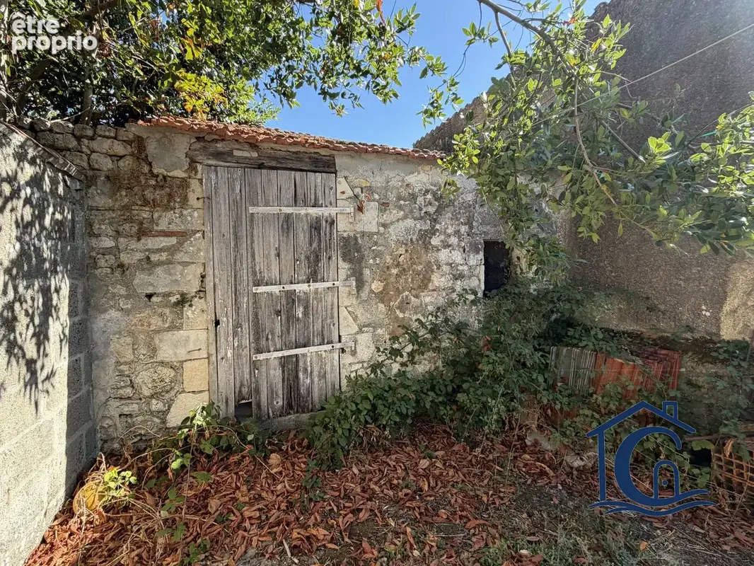Parking 65 m² à Hiers-Brouage  - photo 3