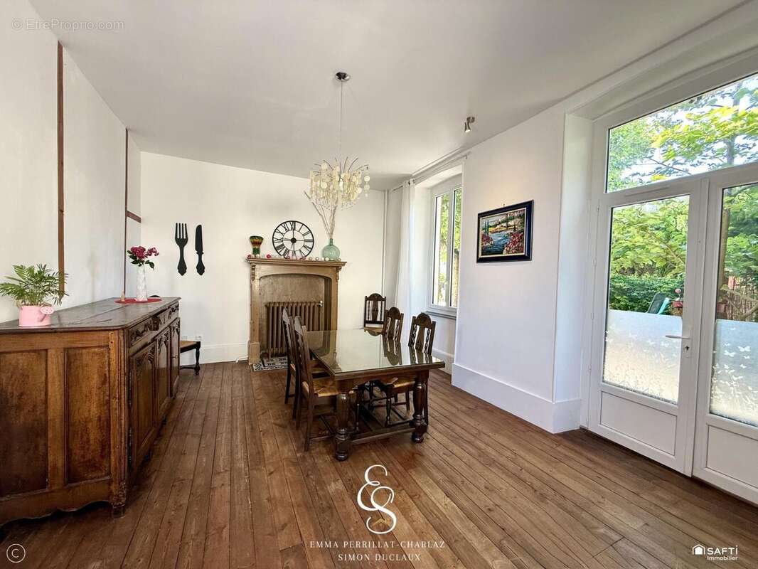 Maison 270 m² à Saint-Rambert-D'albon  - photo 4