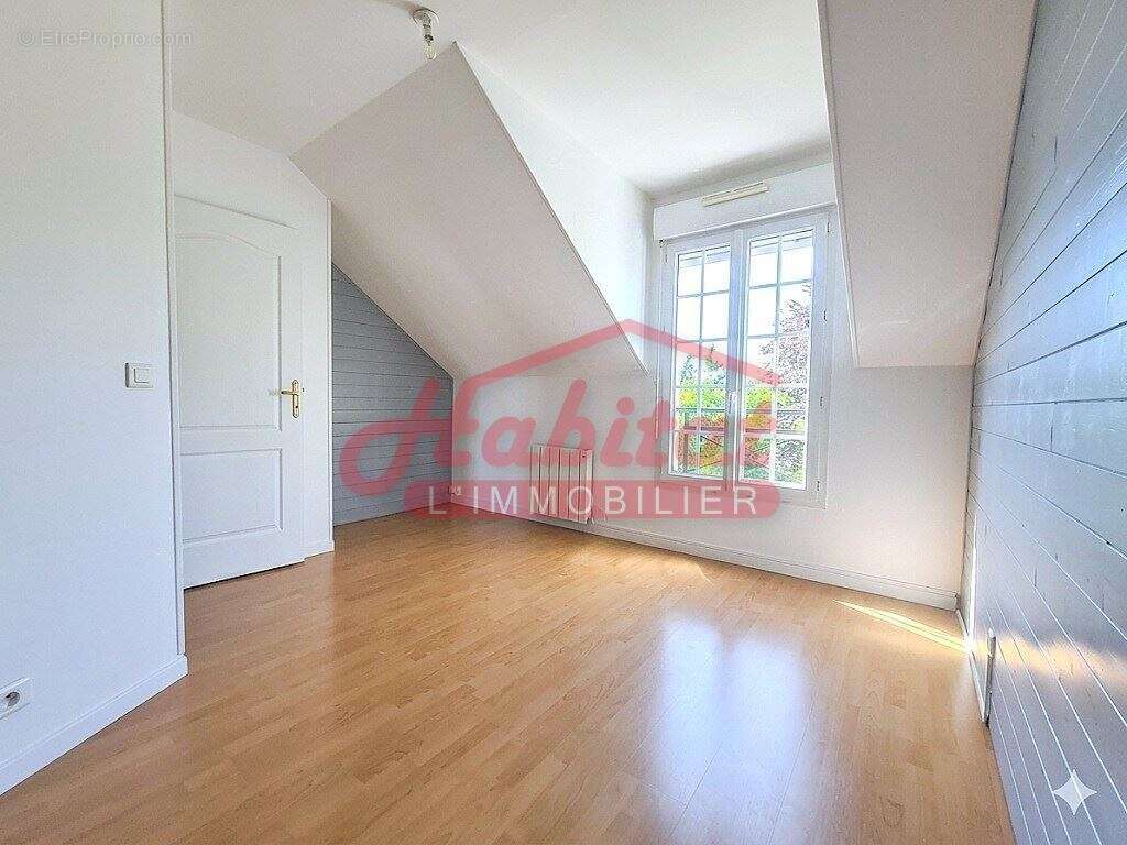 Maison familiale 6 pièces – Résidence sécurisée à CHELLES – Proche gare RER E / Transilien - photo 12