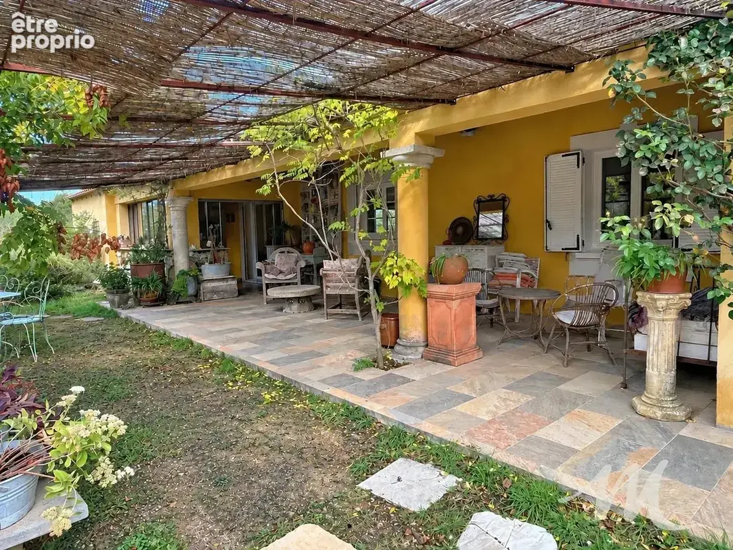 Maison de plain pied 4 chambres - piscine - cuisine d'été et dépendance - photo 11